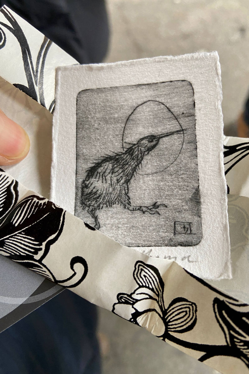 Radierung (Kiwi) von Jo Thoma